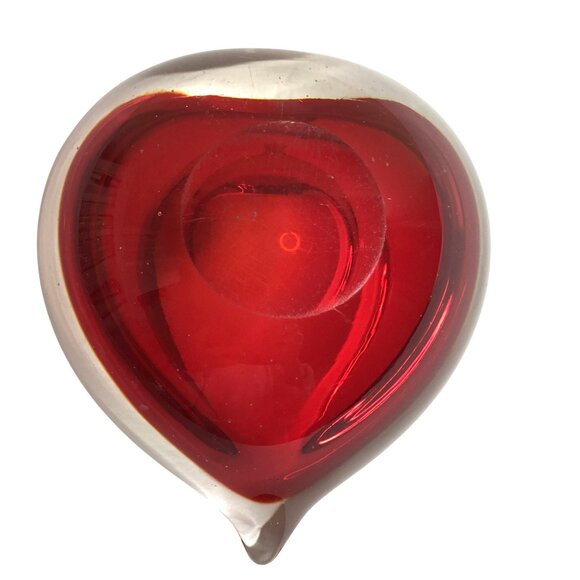 Vintage Handcrafted Art Glass Red Heart Shaped Paperweight or Trinket Bowl - Picture 3 of 5